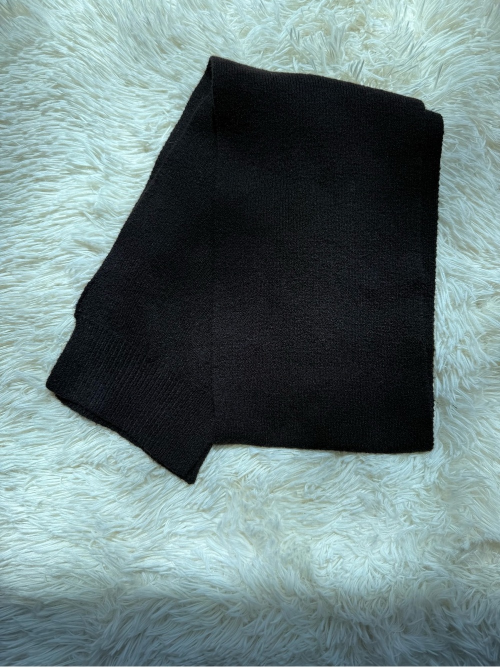 Francesca’s brown knit scarf